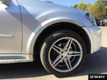 Installing a set of spacers to increase the ground clearance Mercedes-Benz M-klasse AMG II (W164) Lift Kits (leveling kits and coil spring spacer\strut spacer)