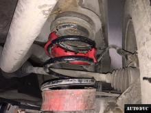 Installing a set of spacers to increase the ground clearance Mercedes-Benz Vito II (W639) Lift Kits (leveling kits and coil spring spacer\strut spacer)