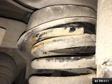 Installing a set of spacers to increase the ground clearance Mitsubishi Pajero Sport II Lift Kits (leveling kits and coil spring spacer\strut spacer)