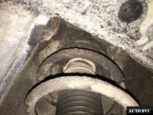 Installing a set of spacers to increase the ground clearance Nissan Qashqai Lift Kits (leveling kits and coil spring spacer\strut spacer)