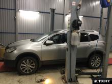 Installing a set of spacers to increase the ground clearance Nissan Qashqai Lift Kits (leveling kits and coil spring spacer\strut spacer)