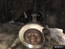 Installing a set of spacers to increase the ground clearance Nissan Qashqai I Lift Kits (leveling kits and coil spring spacer\strut spacer)