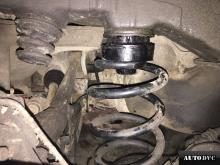 Installing a set of spacers to increase the ground clearance Nissan Qashqai I Lift Kits (leveling kits and coil spring spacer\strut spacer)
