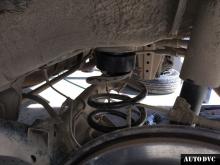 Installing a set of spacers to increase the ground clearance Nissan Serena IV (C26) Lift Kits (leveling kits and coil spring spacer\strut spacer)