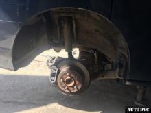 Installing a set of spacers to increase the ground clearance Nissan Serena IV (C26) Lift Kits (leveling kits and coil spring spacer\strut spacer)