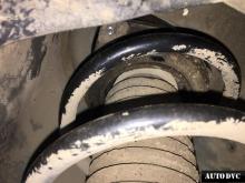Installing a set of spacers to increase the ground clearance Nissan Serena IV (C26) Lift Kits (leveling kits and coil spring spacer\strut spacer)