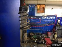 Installing a set of spacers to increase the ground clearance Opel Meriva Lift Kits (leveling kits and coil spring spacer\strut spacer)