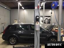 Installing a set of spacers to increase the ground clearance Renault Megane Lift Kits (leveling kits and coil spring spacer\strut spacer)