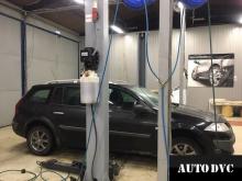 Installing a set of spacers to increase the ground clearance Renault Megane Lift Kits (leveling kits and coil spring spacer\strut spacer)