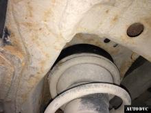 Installing a set of spacers to increase the ground clearance Toyota 4Runner Lift Kits (leveling kits and coil spring spacer\strut spacer)