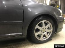 Installing a set of spacers to increase the ground clearance Toyota Avensis II Lift Kits (leveling kits and coil spring spacer\strut spacer)