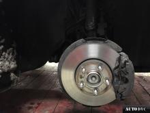 Installing a set of spacers to increase the ground clearance Volvo C30 I Lift Kits (leveling kits and coil spring spacer\strut spacer)