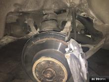 Installing a set of spacers to increase the ground clearance Volkswagen Touareg II Lift Kits (leveling kits and coil spring spacer\strut spacer)