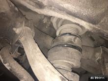 Installing a set of spacers to increase the ground clearance Volkswagen Touareg II Lift Kits (leveling kits and coil spring spacer\strut spacer)