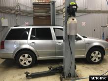Installing a set of spacers to increase the ground clearance Volkswagen Jetta Lift Kits (leveling kits and coil spring spacer\strut spacer)